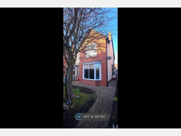 4 Bedroom Semi-Detached House To Rent In Connaught Gardens, Newcastle Upon Tyne NE12