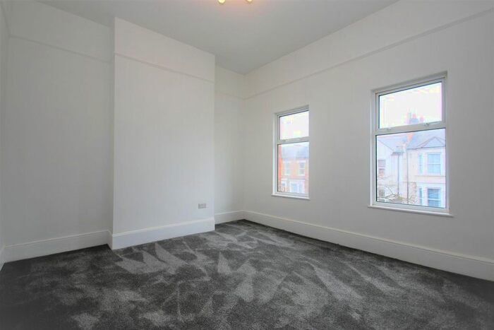 2 Bedroom Flat To Rent In Whittington Road, London, N22