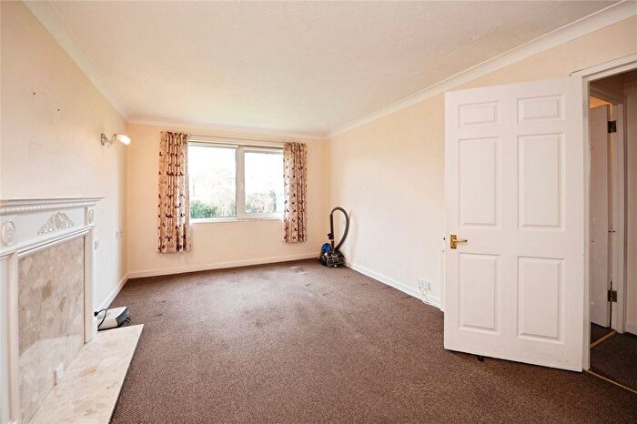 1 Bedroom Flat For Sale In Goldsmere Court, Hornchurch, RM11