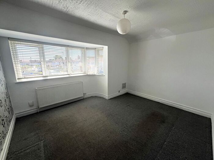 3 Bedroom Semi-Detached House To Rent In Kingston Avenue, Feltham, TW14