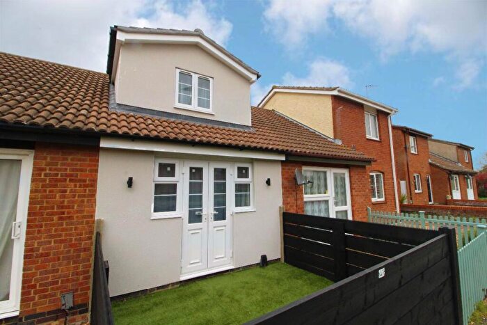 2 Bedroom Terraced House To Rent In Tinsley Close, Clapham, Bedfordshire, MK41