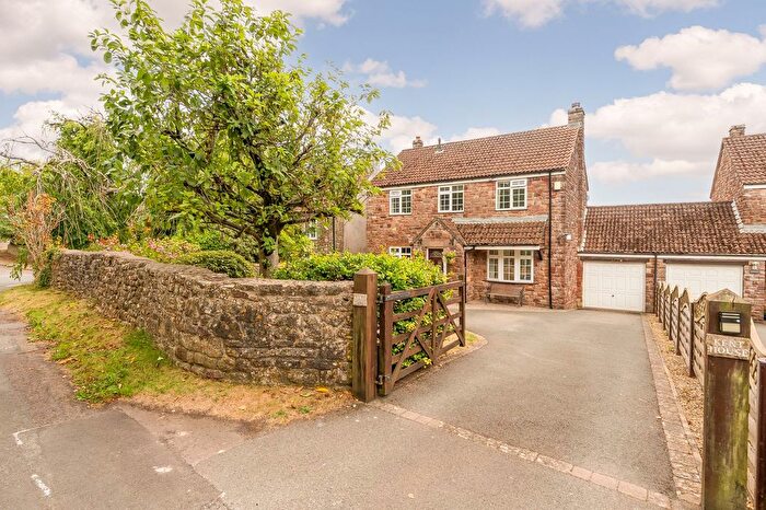 4 Bedroom Link Detached House For Sale In Upper Town Lane, Felton, BS40