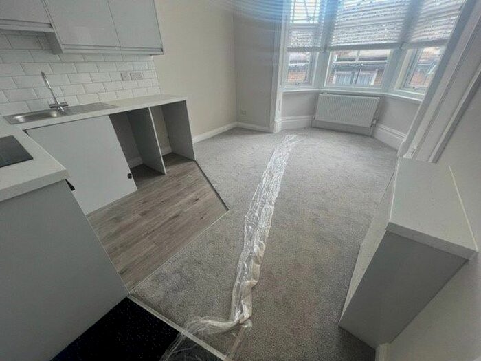 1 Bedroom Flat To Rent In Southbourne Road, Bournemouth, BH6