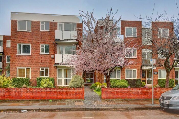 2 Bedroom Flat To Rent In Nutborn House, Clifton Road, London, SW19