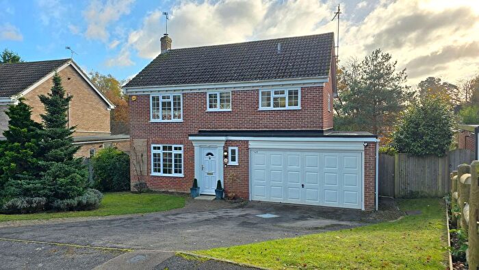 4 Bedroom Detached House For Sale In Willowmead Close, Newbury, RG14