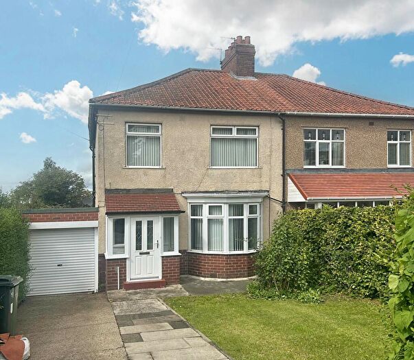 3 Bedroom Semi-Detached House For Sale In Fellside Road, Whickham, Newcastle Upon Tyne, Tyne And Wear, NE16
