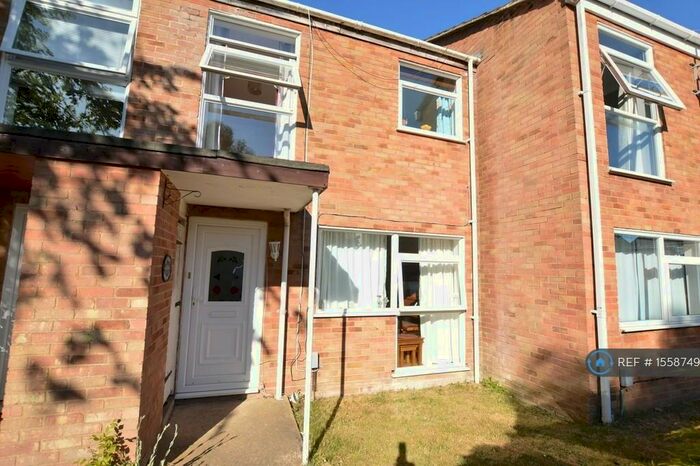 3 Bedroom Terraced House To Rent In Greenacre, Knaphill, Woking, GU21