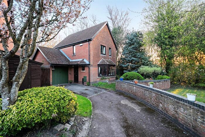 3 Bedroom Detached House For Sale In Robinia Close, Pewsey, SN9