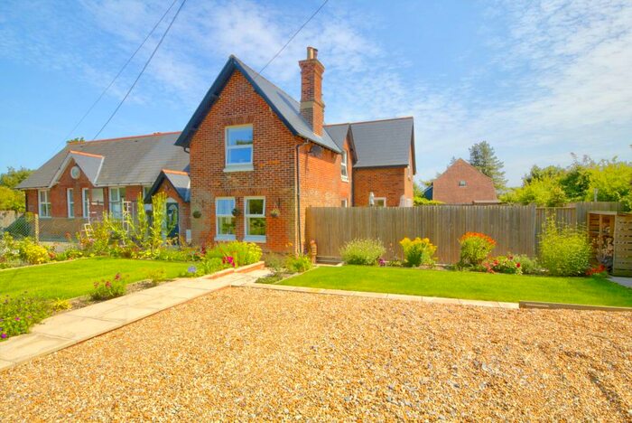 3 Bedroom Character Property For Sale In The Street, Womenswold, CT4