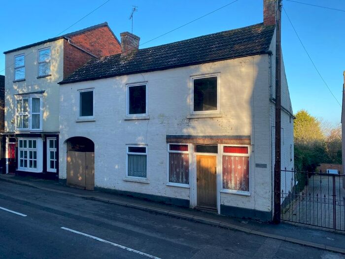 4 Bedroom Semi-Detached House For Sale In Church View, High Street, Gringley On The Hill, South Yorkshire, DN10
