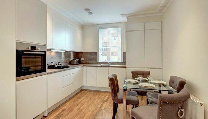 1 Bedroom Flat To Rent In Hamlet Gardens, Hammersmith, London, W6