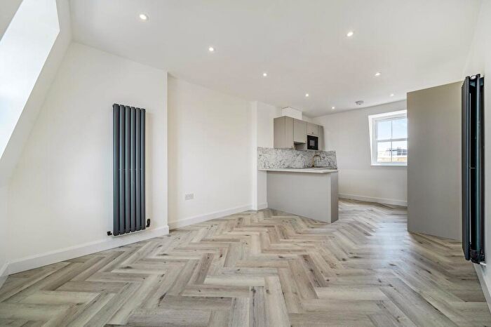 2 Bedroom Flat To Rent In Lion Road, Bexleyheath, Kent, DA6