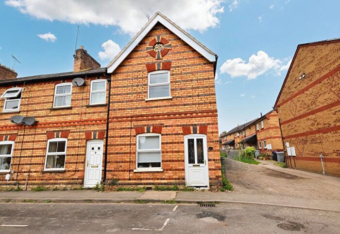 3 Bedroom End Of Terrace House For Sale In Bentley Street, Stamford, PE9