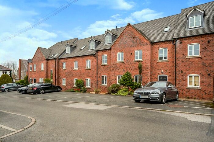 2 Bedroom Flat To Rent In Garden Road, Hinckley, Leicestershire, LE10