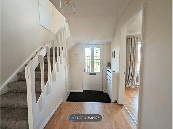3 Bedroom Semi Detached House To Rent In Westcliff Rd, Dawlish, EX7