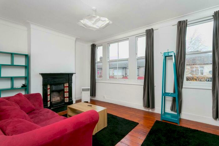 1 Bedroom Apartment To Rent In Forest Road, Walthamstow, E17