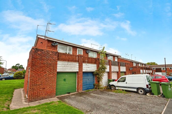 1 Bedroom Maisonette To Rent In Elkstone Close, Worcester, WR4