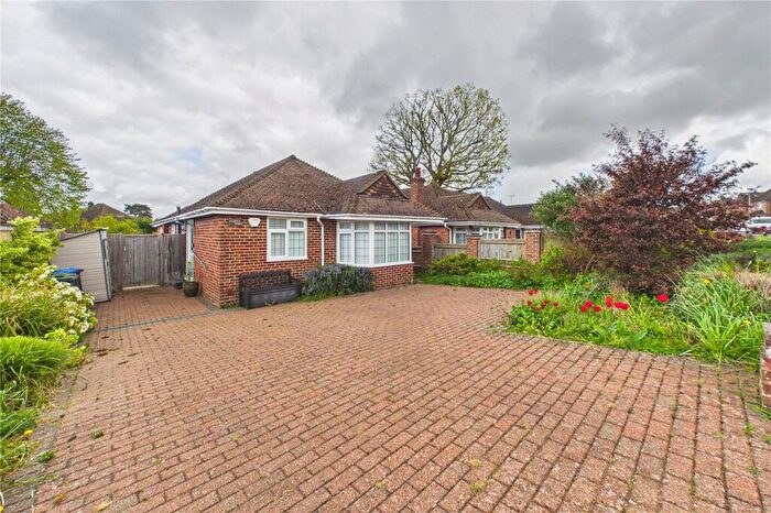 3 Bedroom Bungalow For Sale In Heathcote Drive, East Grinstead, West Sussex, RH19