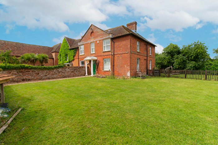 3 Bedroom Apartment To Rent In Long Lane, Odiham, Hook, RG29