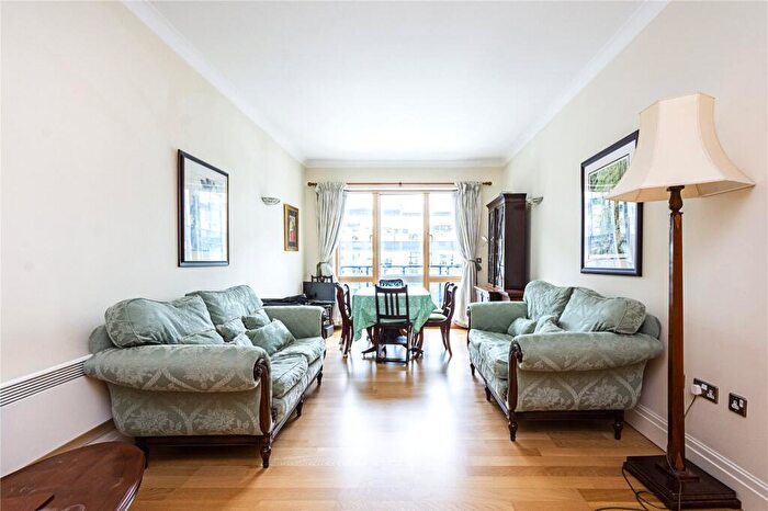 2 Bedroom Flat For Sale In Temple Avenue, London, EC4Y - Photo 3