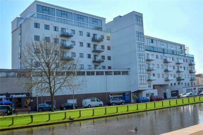 1 Bedroom Apartment To Rent In Swan Court, Waterhouse Street, HP1