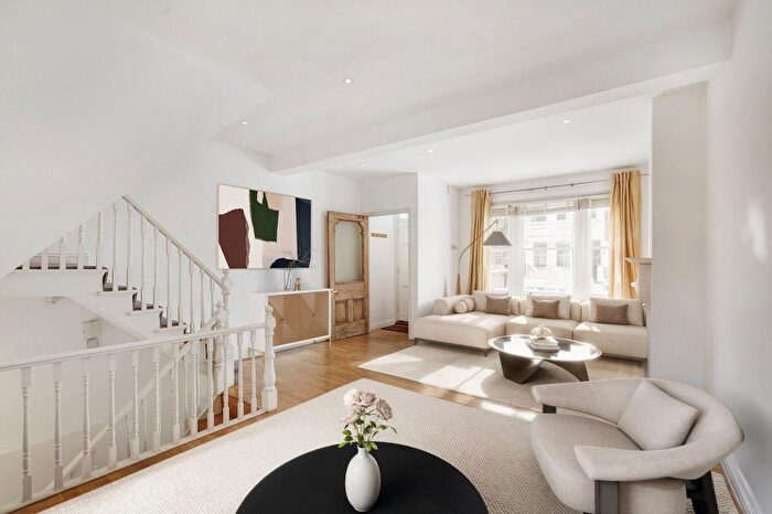 4 Bedroom Terraced House To Rent In Hazlebury Road, London, SW6