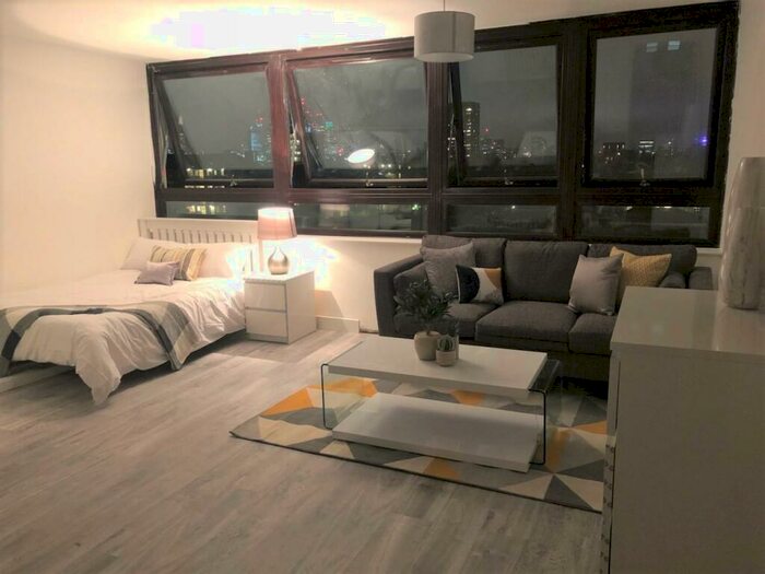 1 Bedroom Apartment To Rent In Studio Flat. Please Email To View Only We Will Book You In Once We Get Access From The Tenants, London, E2