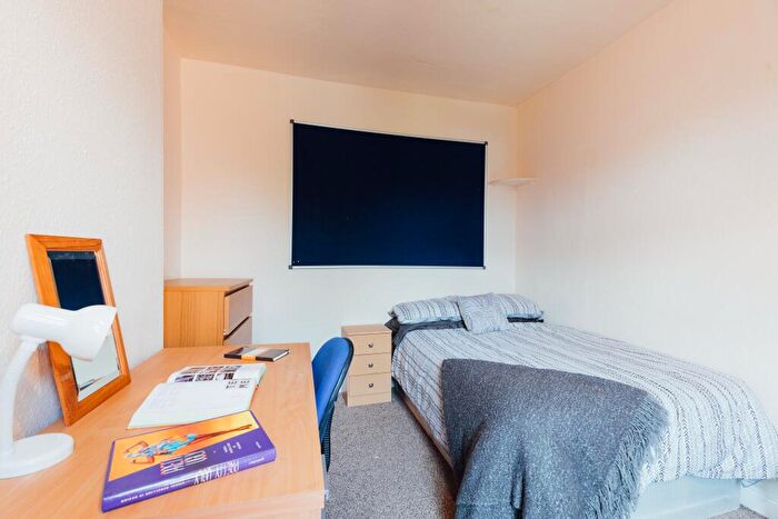 4 Bedroom Terraced House To Rent In Bedford Street, - Bed, LN1