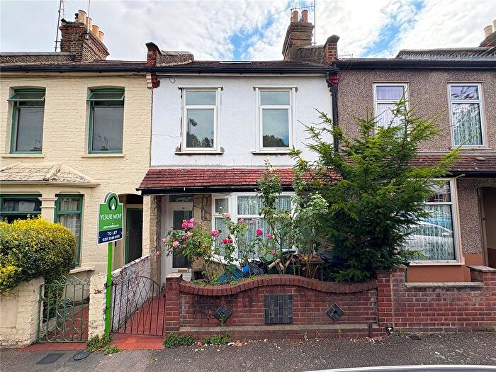 3 Bedroom Detached House To Rent In Bedford Road, Walthamstow, E17