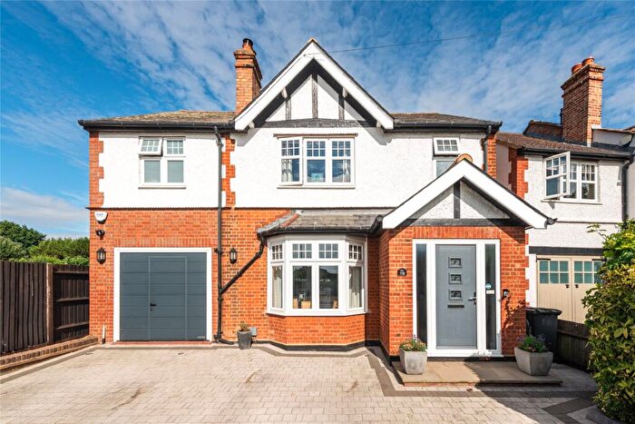4 Bedroom Detached House For Sale In Old Hale Way, Hitchin, Hertfordshire, SG5