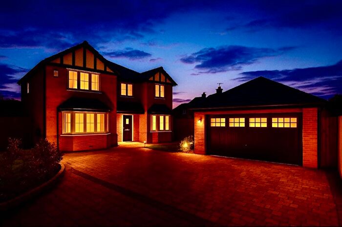 4 Bedroom Detached House For Sale In Lichfield Road, Bloxwich, Walsall, WS3