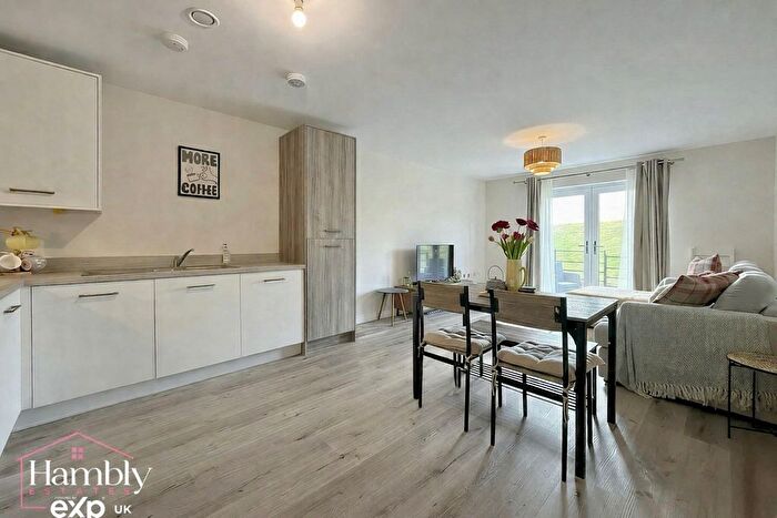 2 Bedroom Flat For Sale In Clos Chwe Erw, St Fagans, CF5