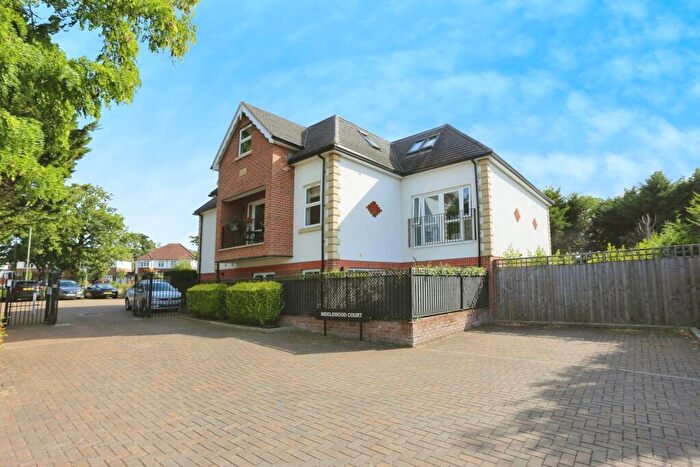 2 Bedroom Flat For Sale In Middlewood Court, Crofton Lane, Orpington, BR5