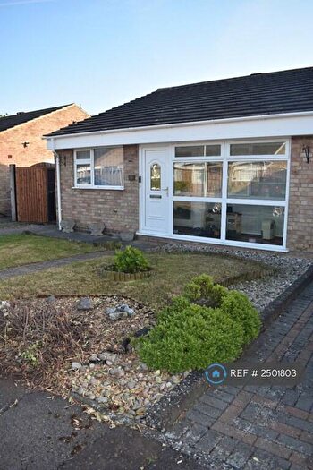 2 Bedroom Bungalow To Rent In Weald Close, Istead Rise, Gravesend, DA13