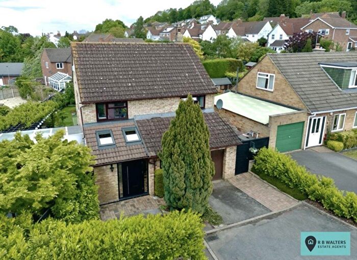4 Bedroom Detached House For Sale In Eardisland Road, Tuffley, GL4