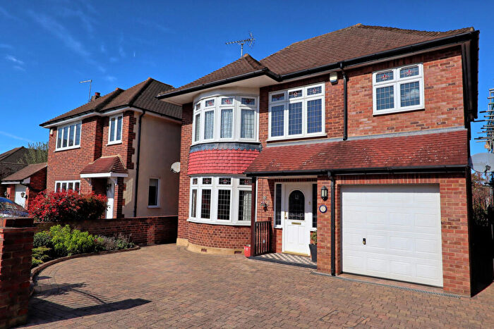 5 Bedroom Detached House For Sale In Elmdene Avenue, Hornchurch, RM11