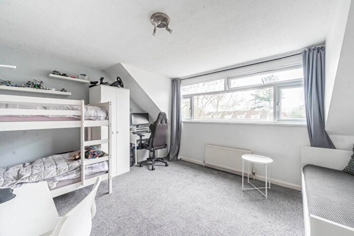 2 Bedroom Maisonette To Rent In Cherrycroft Gardens, Pinner, HA5