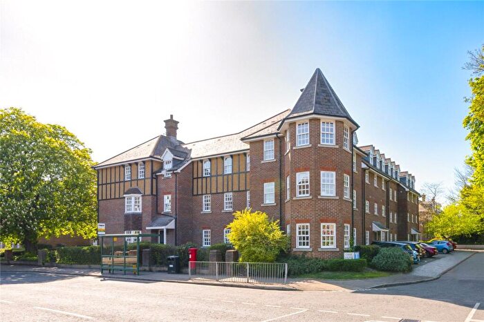 2 Bedroom Flat To Rent In Chime Square, St Peters Street, St. Albans, Hertfordshire, AL3