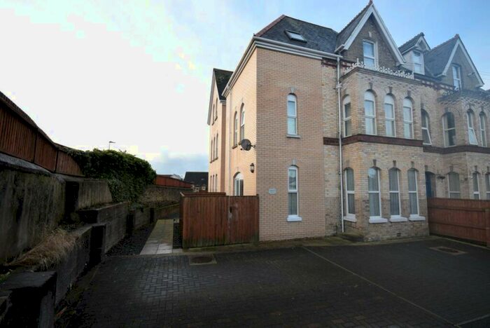 1 Bedroom Flat To Rent In Hills View, Barnstaple, EX32