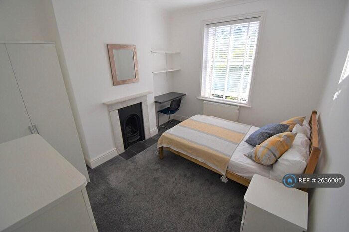 6 Bedroom Terraced House To Rent In Donnington Road, Reading, RG1