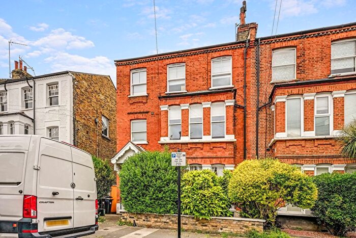 2 Bedroom Flat To Rent In Ennismore Avenue, Chiswick, W4