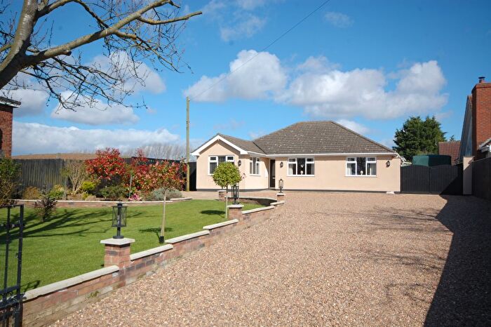 3 Bedroom Detached Bungalow For Sale In High Street, Grainthorpe, Louth, LN11