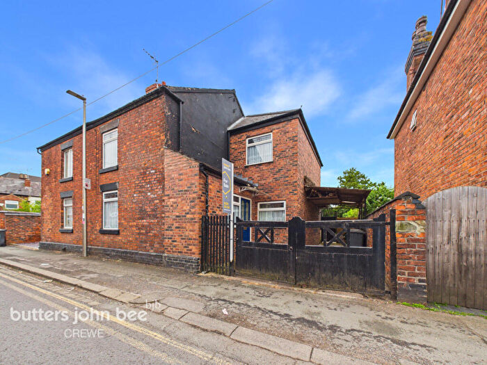 4 Bedroom Semi Detached House For Sale In Alton Street, Crewe, CW2