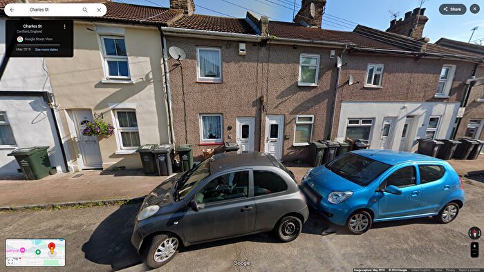 3 Bedroom Terraced House To Rent In Charles Street, Greenhithe, DA9