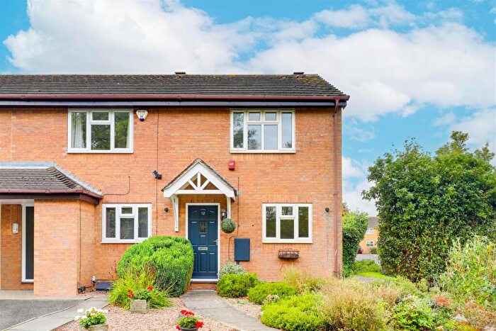 2 Bedroom End Of Terrace House For Sale In Thornthwaite Close, West Bridgford, Nottinghamshire, NG2