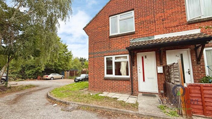1 Bedroom End Of Terrace House To Rent In Rollesby Way, London, SE28