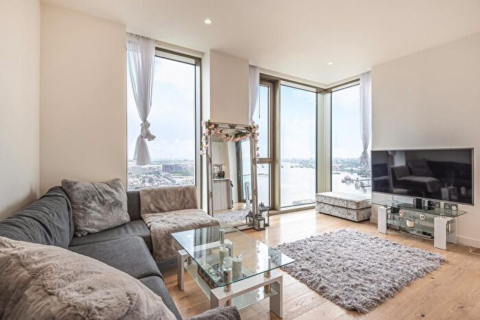 2 Bedroom Flat To Rent In The Lighterman, Pilot Walk, Lower Riverside, Greenwich Peninsula, SE10