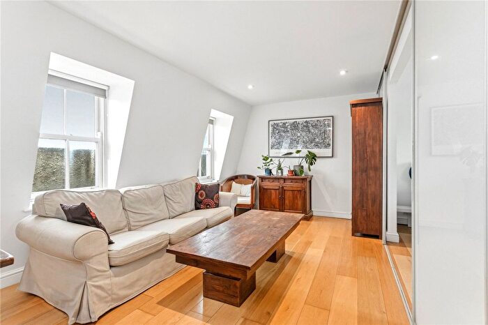1 Bedroom Flat For Sale In Islington Park Street, London, N1