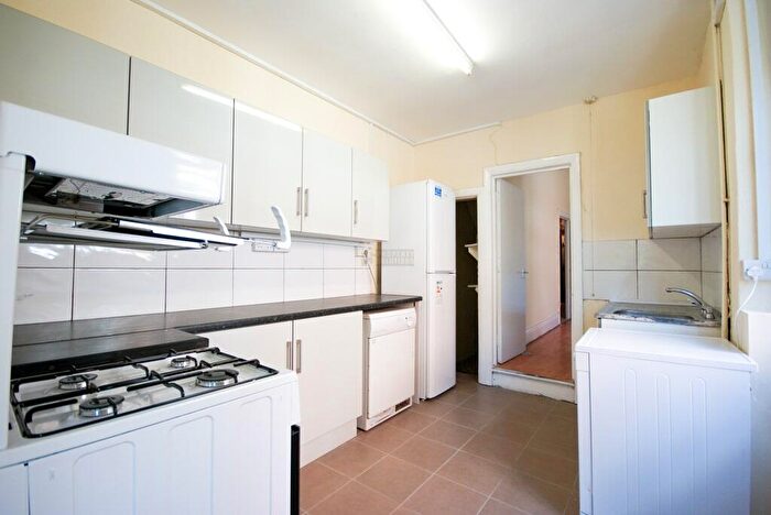 1 Bedroom Terraced House To Rent In Pershore Road, Selly Park, Birmingham, B29