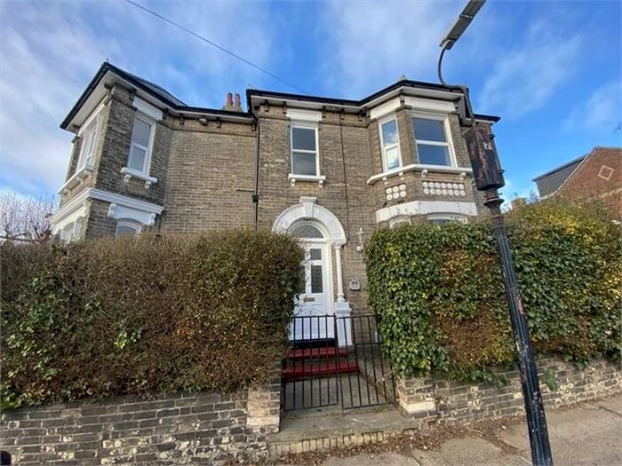 4 Bedroom Semi-Detached House To Rent In Hospital Road, Colchester, Essex., CO3